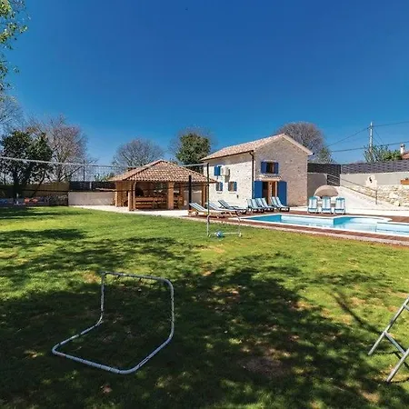 Lukini Dvori By Guide Villa