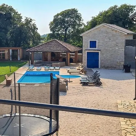 Villa Lukini Dvori By Guide Bibići