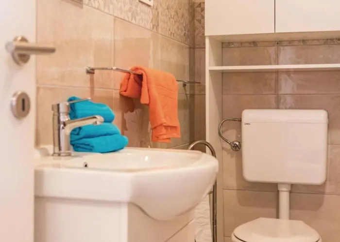 Lukini Dvori By Guide Bibici